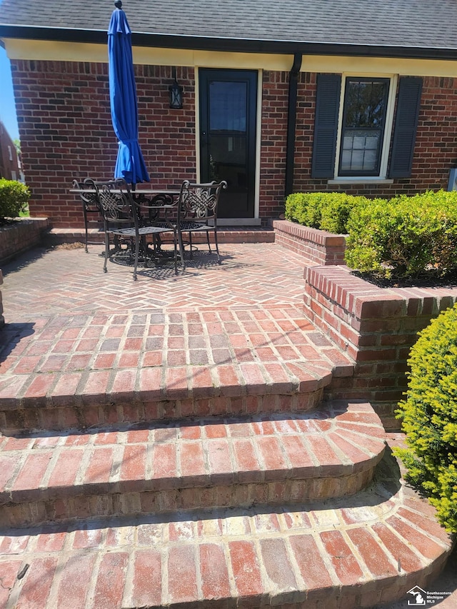 view of patio with outdoor dining space