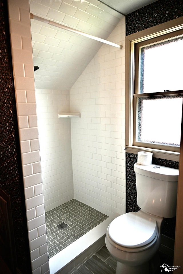 330 Devonshire St, Dearborn, MI 48124 - full bath with lofted ceiling and a shower stall