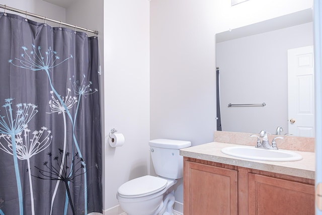 3050 Cloverly Ln, Ann Arbor, MI 48108 - full bathroom featuring toilet, vanity, and curtained shower
