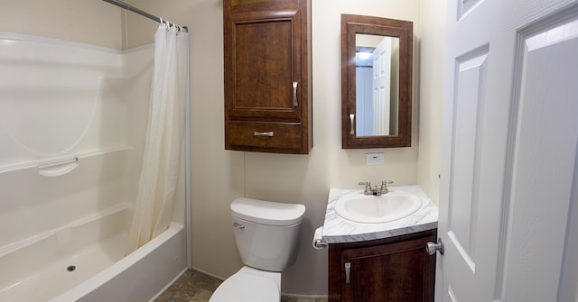 full bath featuring toilet, vanity, and shower / bathtub combination with curtain