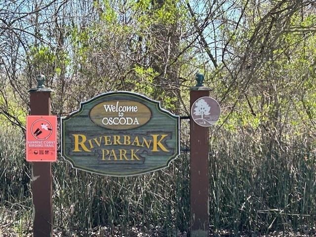 view of community / neighborhood sign