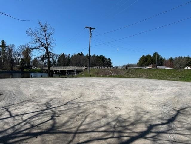 view of yard featuring a water view