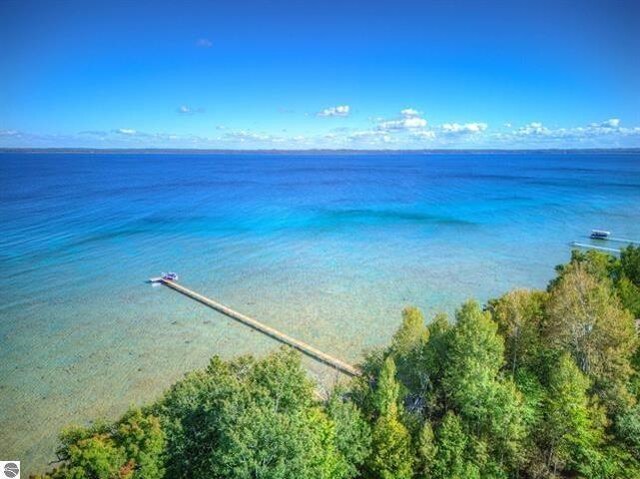 1451 S Bay View Trl, Suttons Bay, MI 49682