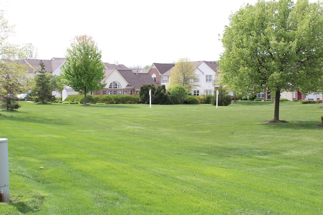 9541 Lakeside Dr, Ypsilanti, MI 48197 - view of grassy yard