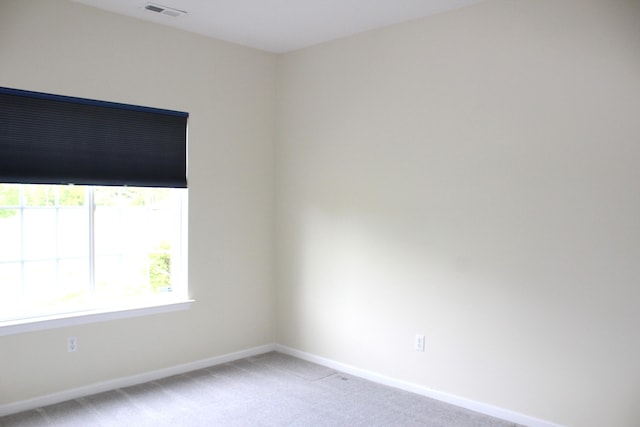 9541 Lakeside Dr, Ypsilanti, MI 48197 - unfurnished room with light colored carpet and baseboards