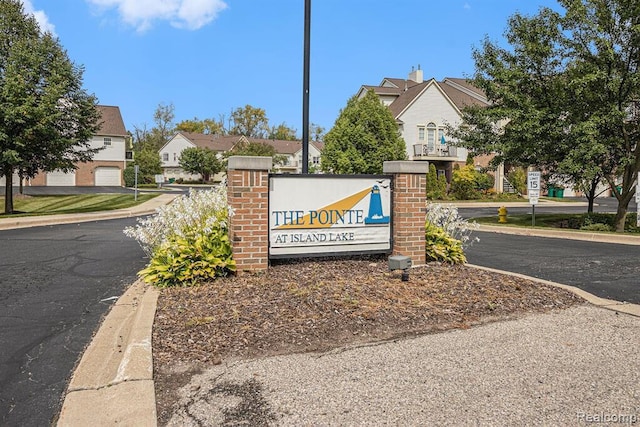 9541 Lakeside Dr, Ypsilanti, MI 48197 - community sign with a residential view