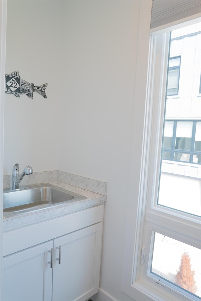 138 Gillis St, Traverse City, MI 49684 - bathroom with vanity