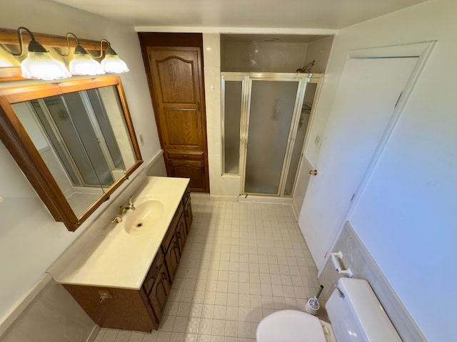 5526 Sylvia St, Dearborn Heights, MI 48125 - full bathroom with toilet, a shower stall, and vanity