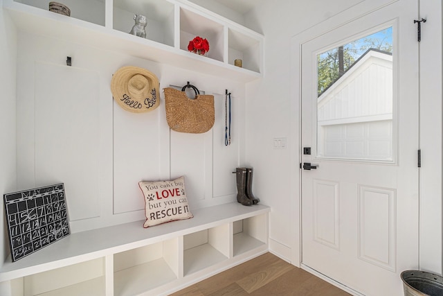 3542 Royal Ave, Berkley, MI 48072 - mudroom featuring wood finished floors