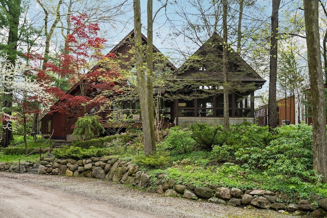 view of front of property