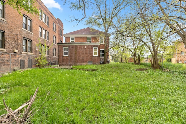 1881 W Grand Blvd, Detroit, MI 48208 - view of yard featuring fence