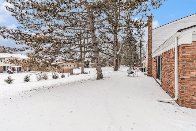 4819 Thorntree Dr, West Bloomfield, MI 48322 - view of yard covered in snow