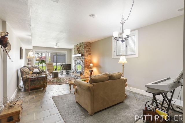 618 Edgewater Dr, Spring Lake, MI 49456 - living room featuring baseboards