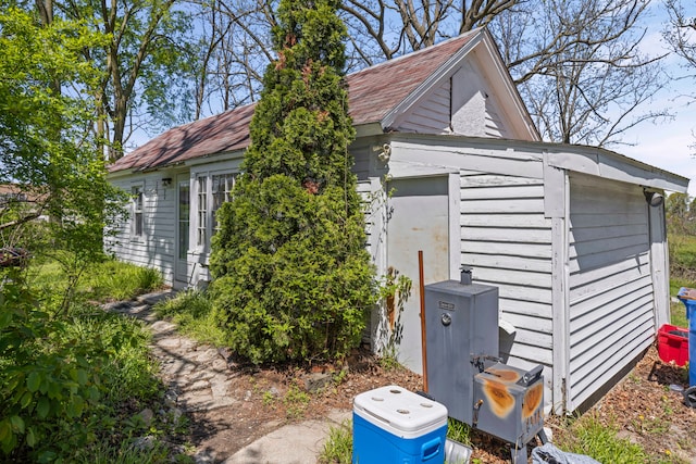4201 Chicago Rd, Warren, MI 48092 - view of outbuilding with an outdoor structure