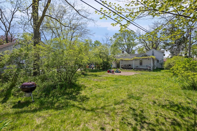 4201 Chicago Rd, Warren, MI 48092 - view of green lawn