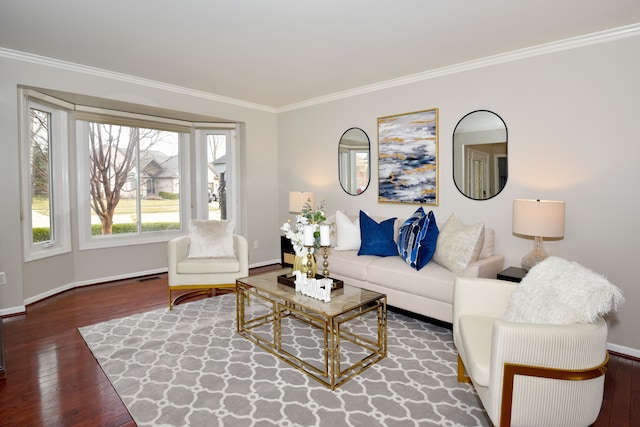 18516 Ranier Dr, Macomb, MI 48042 - living area featuring wood finished floors, ornamental molding, and baseboards