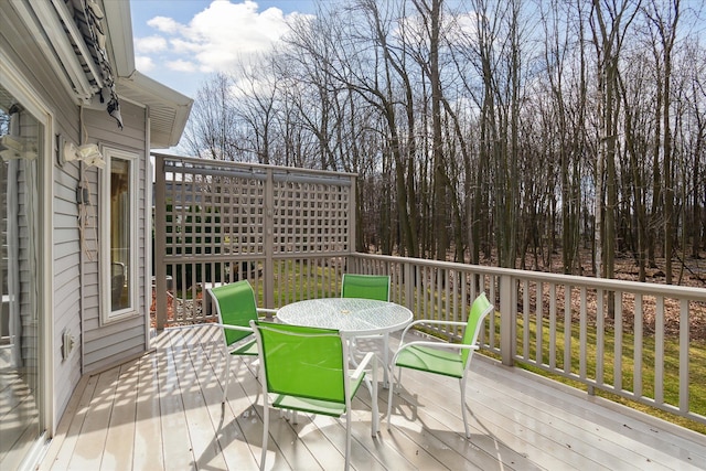 3818 Hillsdale Dr, Auburn Hills, MI 48326 - wooden terrace with outdoor dining area