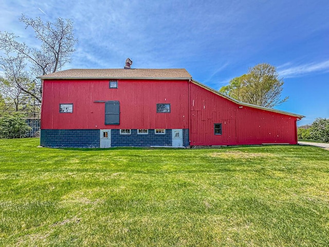 view of outdoor structure with an outbuilding