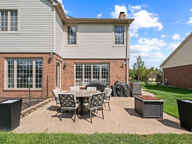 view of patio featuring outdoor dining space
