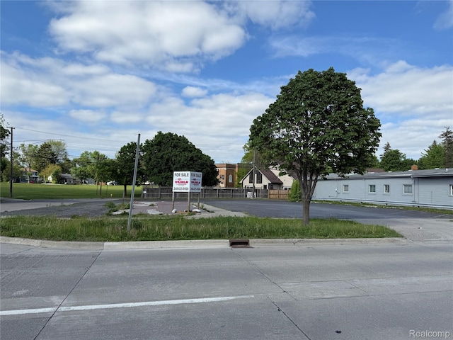 228 W Walton Blvd, Pontiac, MI 48340