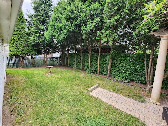 2414 Yale Ave, Royal Oak, MI 48067 - view of yard