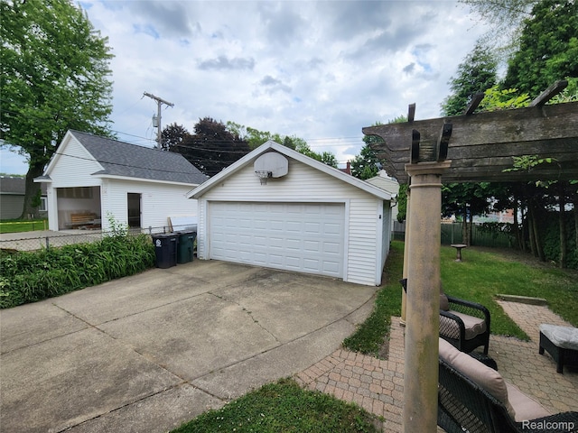 2414 Yale Ave, Royal Oak, MI 48067 - view of detached garage