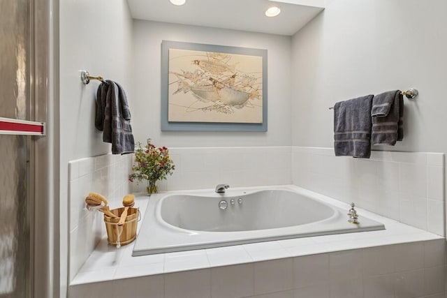 10059 Weko Dr, Bridgman, MI 49106 - full bath with a garden tub and recessed lighting