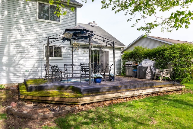 2761 Tomahawk Dr, Waterford, MI 48328 - rear view of property with a wooden deck and a lawn