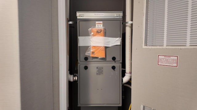20803 Grandville Rd Unit 213, Big Rapids, MI 49307 - detailed view of heating unit