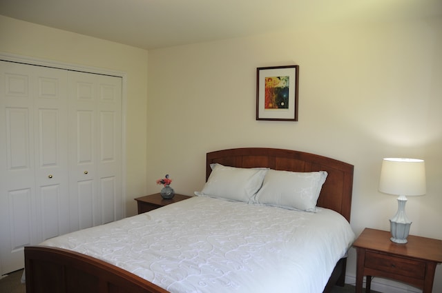 bedroom featuring a closet