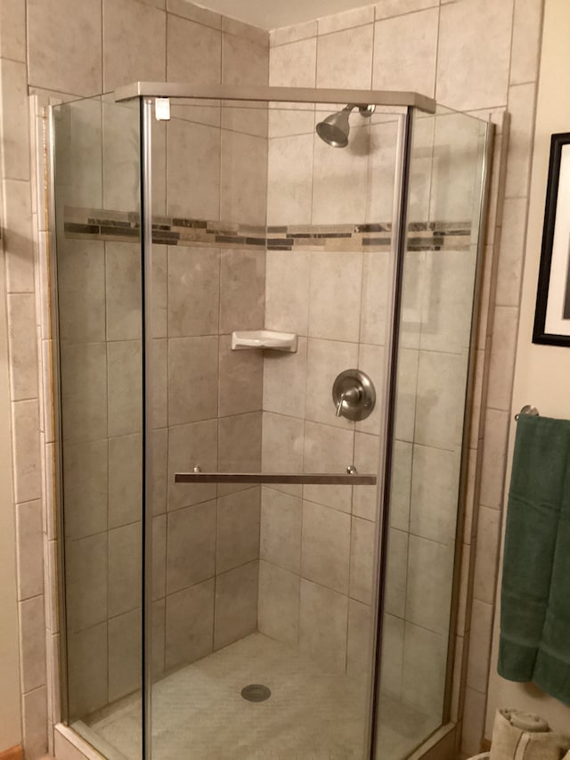 3135 Walnut Hls, Leonard, MI 48367 - full bath featuring a shower stall