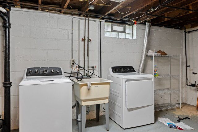 17041 Henry St, Melvindale, MI 48122 - washroom featuring washer and clothes dryer