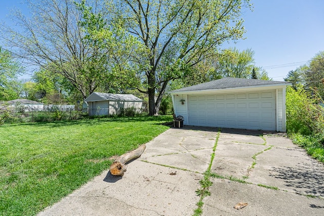 view of detached garage