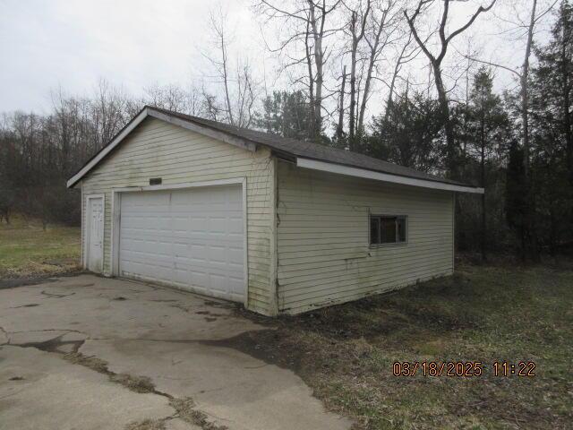 34637 76th St, Covert, MI 49043 - view of detached garage
