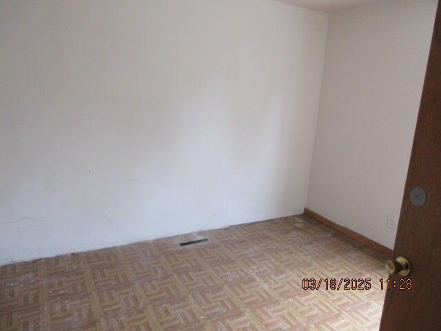 34637 76th St, Covert, MI 49043 - view of empty room