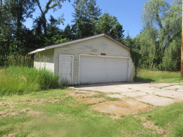 34637 76th St, Covert, MI 49043 - view of detached garage