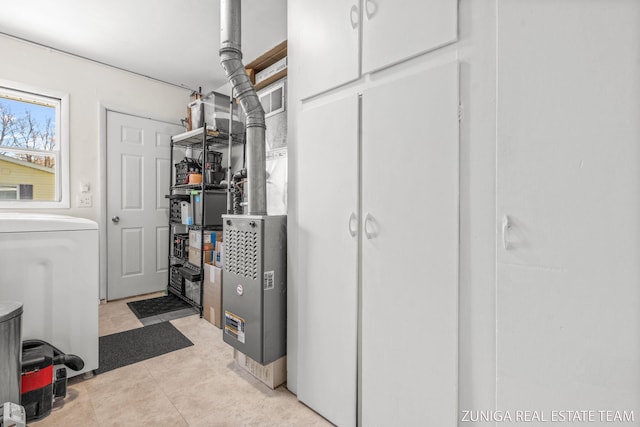 utilities with washer / clothes dryer