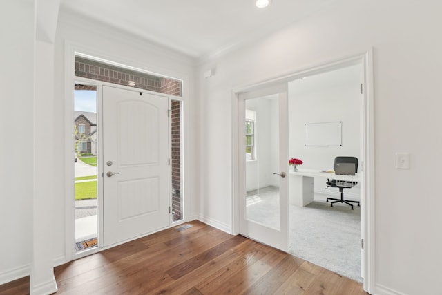 49793 Split Rock Rd, Macomb, MI 48044 - foyer featuring hardwood / wood-style flooring, plenty of natural light, and baseboards