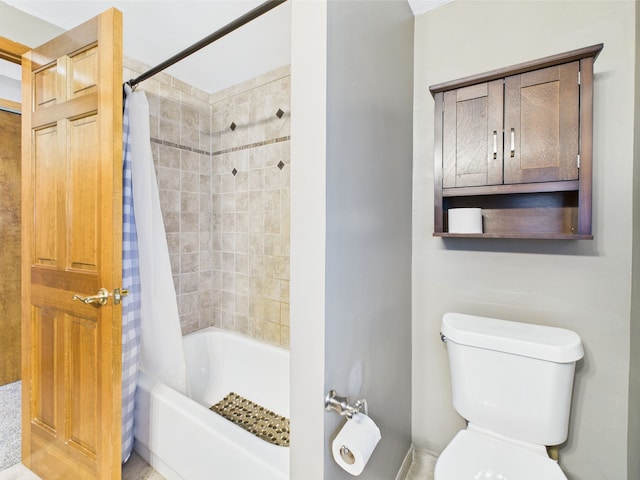 480 Peninsula Dr, Columbiaville, MI 48421 - full bath featuring shower / tub combo and toilet