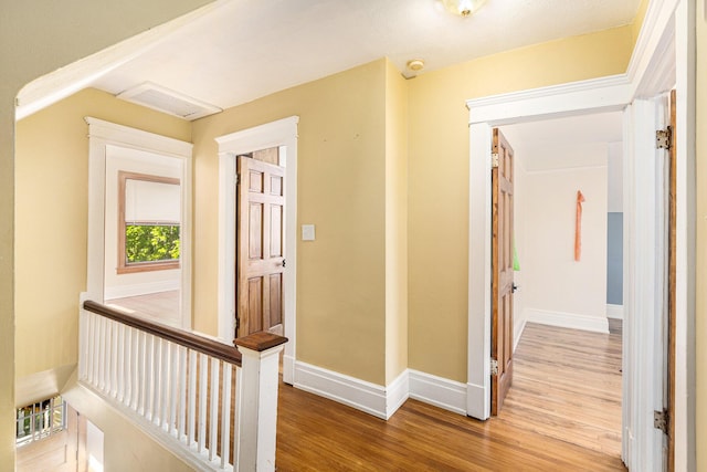 721 W Washington St, Ann Arbor, MI 48103 - corridor featuring wood finished floors and baseboards
