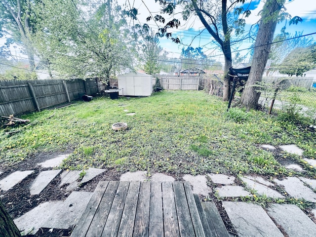 12791 Coleen Ave, Warren, MI 48089 - view of yard with a storage shed and an outdoor structure