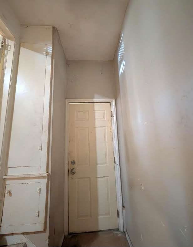 11301 Coyle St, Detroit, MI 48227 - view of doorway to outside