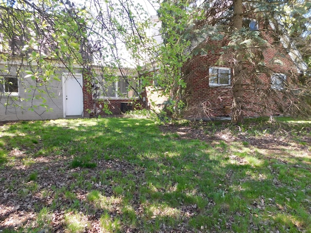 view of grassy yard