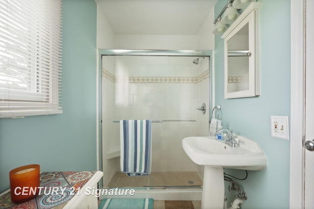 919 E Salzburg Rd, Bay City, MI 48706 - bathroom with a stall shower