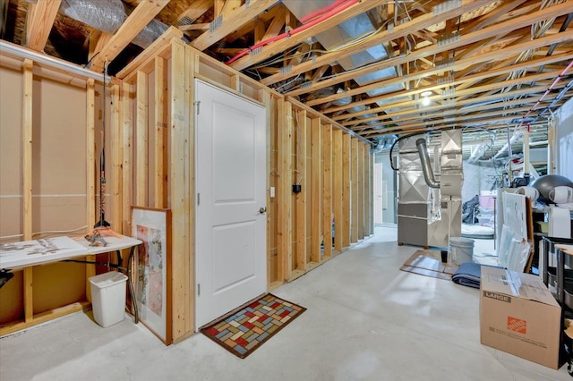 1060 Tinley Blvd, Oxford, MI 48371 - unfinished below grade area featuring heating unit