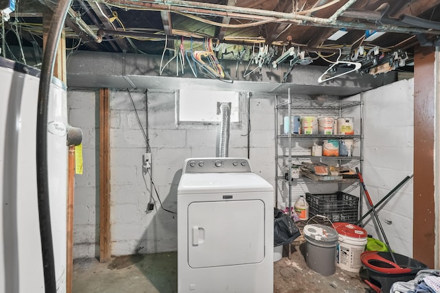 clothes washing area with washer / clothes dryer