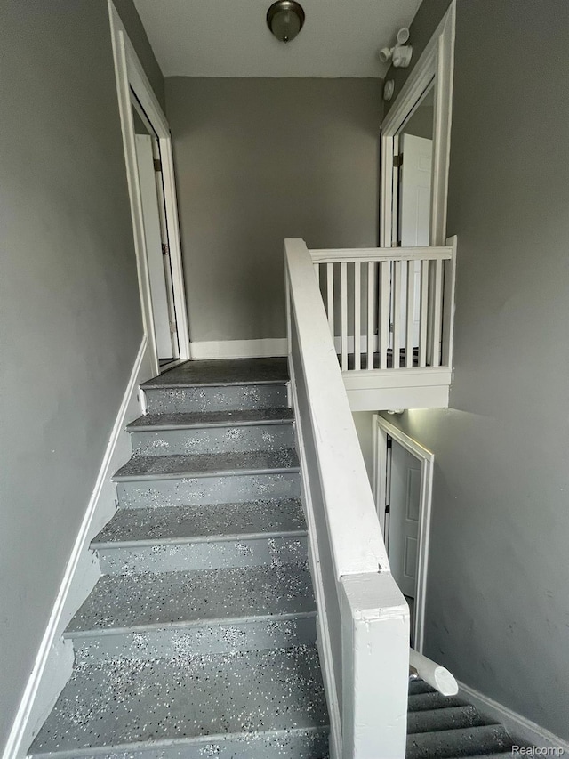 7910 Wetherby St, Detroit, MI 48210 - stairway with baseboards
