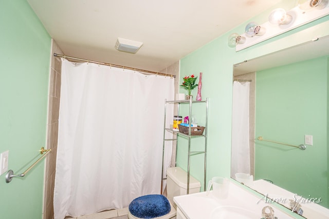 2721 Rum Creek Dr SE, Kentwood, MI 49508 - full bathroom with toilet, vanity, and a shower with curtain