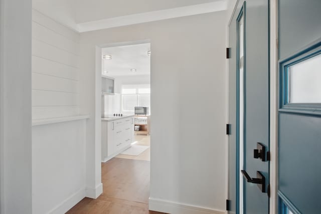 454 Woodland Dr, Saline, MI 48176 - hall featuring light wood-style floors and baseboards
