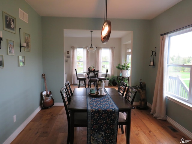 465 Corinth Cir, Dundee, MI 48131 - dining space featuring light wood finished floors and baseboards